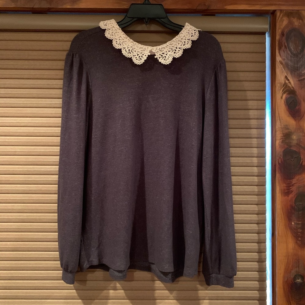 dainty jewels top!